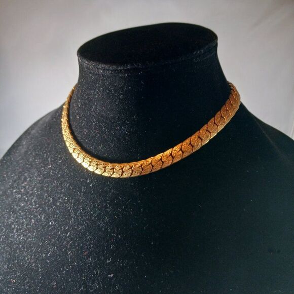 Sarah Coventry Vintage 1965 Gold Tone Choker Necklace - Picture 3 of 8